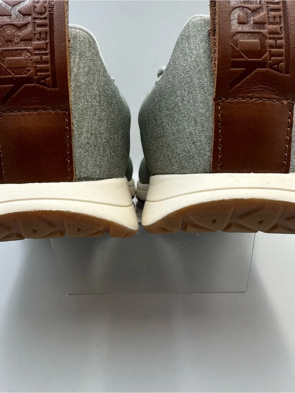 York Athletics The Henry Sweatshirt Runner Grey Heather Sneaker Men 9.5 Women 11